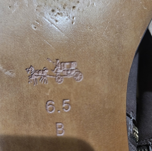 COACH Adella Burnished Calf Leather Taupe Grey Chain Flat Ankle Boots. Size 6.5 - Picture 9 of 16